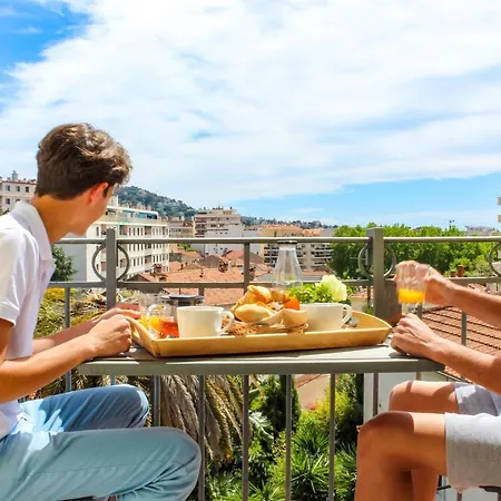 Bed & Breakfast Du Roc Fleuri 2*
