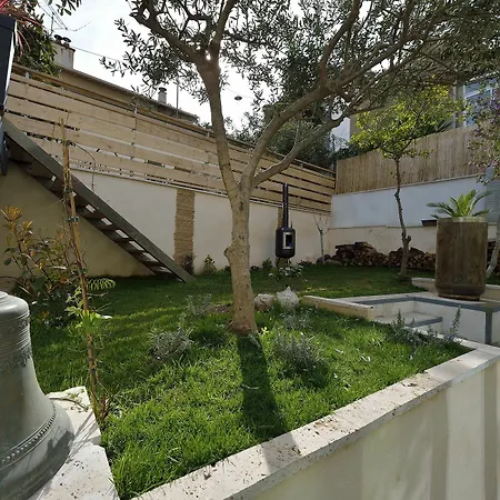 Bed & Breakfast Du Roc Fleuri Cannes